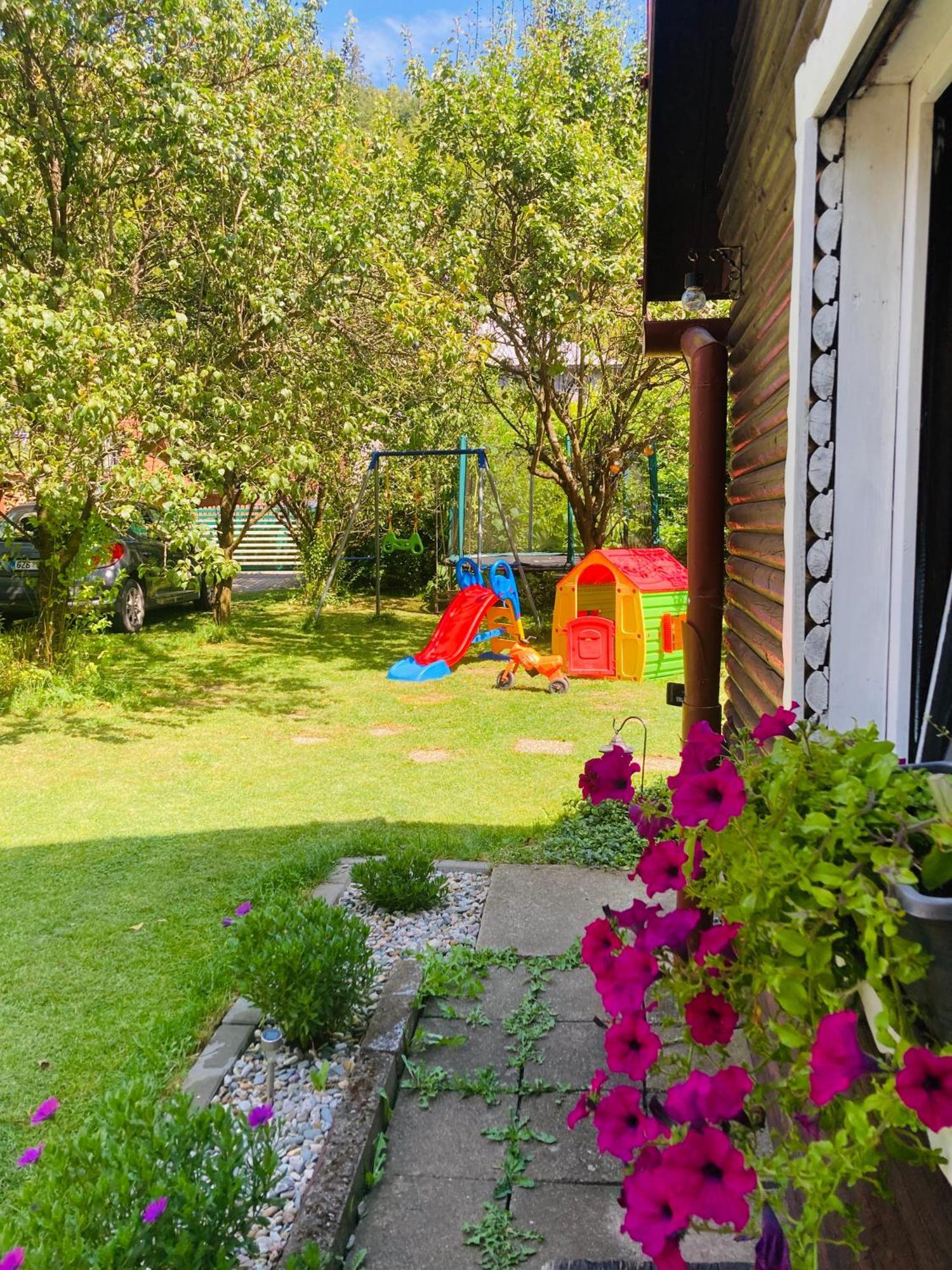 Utulna Chaloupka Na Valassku Valašská Bystřice Extérieur photo